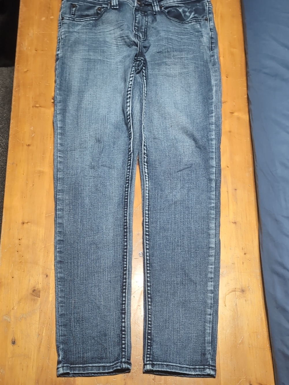 Urban pipeline men's Super Flex Slim Jeans in Faded Blue Wash